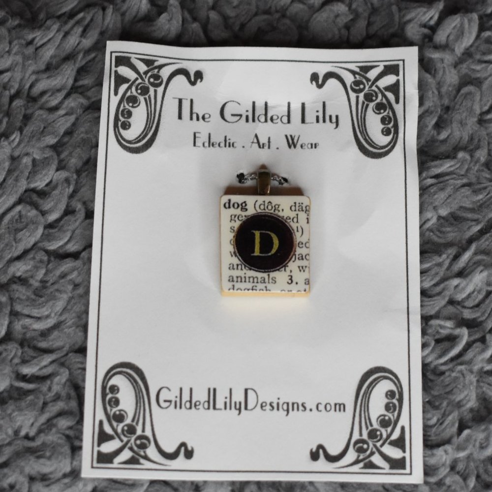🔥 3/ $15 NWT The Gilded Lily Dog "D" Scrabble Tile Pendant
